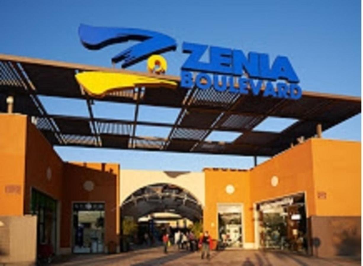 Casa La Zenia Elite Townhouse With Shared Pool And 10 Minutes Walk To Beach Orihuela Exterior foto