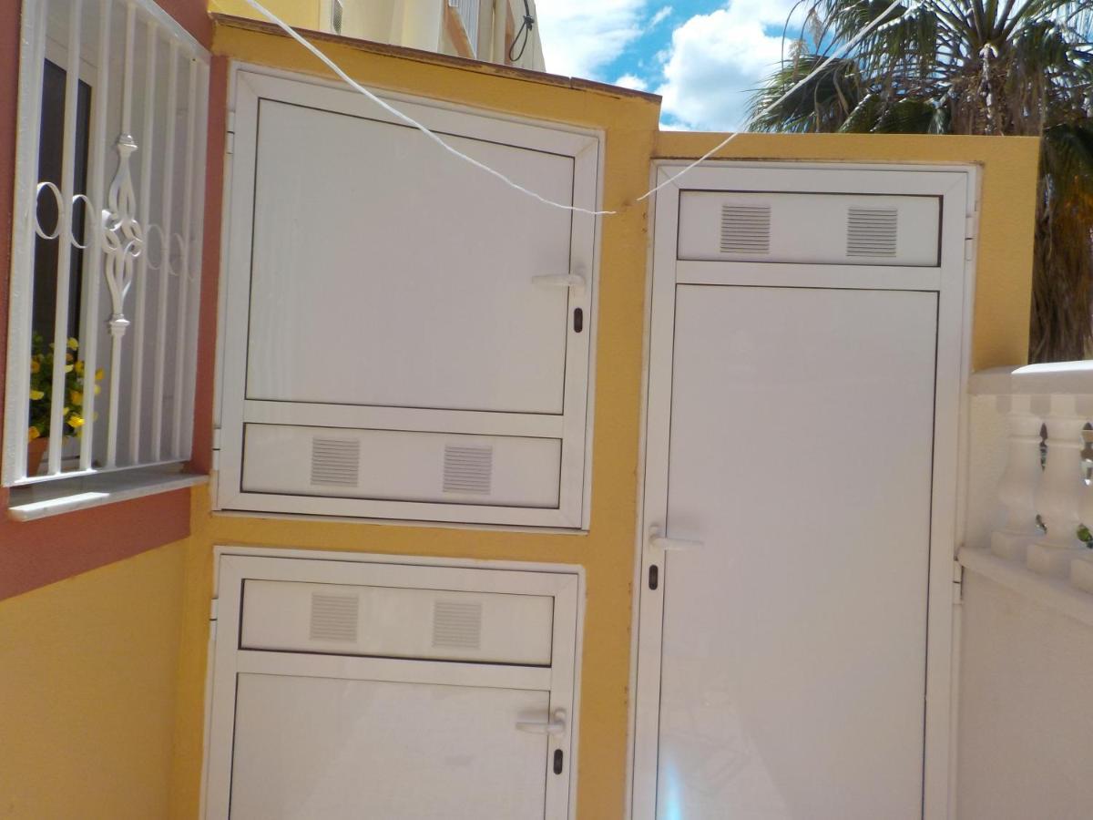 Casa La Zenia Elite Townhouse With Shared Pool And 10 Minutes Walk To Beach Orihuela Exterior foto
